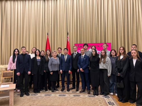 Пасяджэнне маладзёжнага клуба “Дыялог з Паслом” з удзелам Надзвычайнага і Паўнамоцнага Пасла Кыргызстана ў Беларусі сп. Эрбола Султанбаева (26.11.2025)